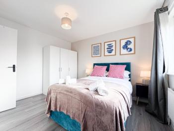 3 Bedroom House with Fast WiFi and Free Parking - TV's in Every Room, Manchester (fotografie 2)