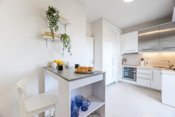 Elegant & Roomy 3-Bedroom Apartment in the Heart of Glyfada, Athens (photo 4)