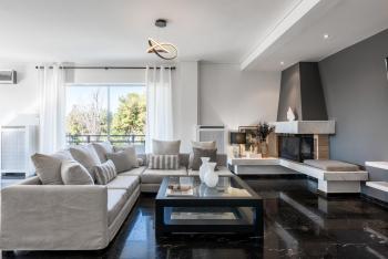 Elegant & Roomy 3-Bedroom Apartment in the Heart of Glyfada, Athens (photo 3)