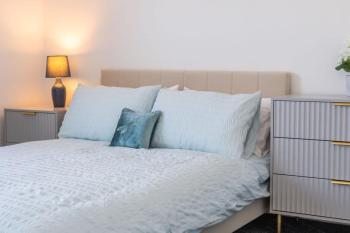 Stylish 3-Bed Home-Liverpool, Liverpool (photo 5)