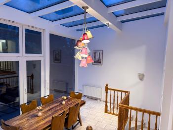 T&K Apartments - 8 Room Detached house - 6 min to Messe DUS - Private Parking, Düsseldorf (Foto 2)