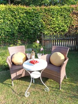 Firefly Studio, Holt (Foto 2)