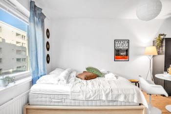 Design District w King Bed, Netflix, tram and bus nearby, Helsinki (foto 2)