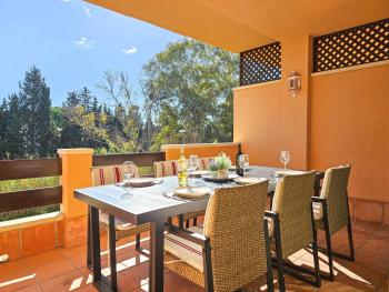 Three bedroom apartment in Las Chapas Marbella, Marbella (foto 2)