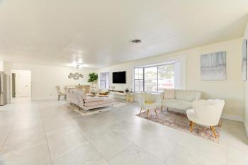 Vila Paradise-Luxury 5BD Retreat Perfect for Groups & Families, Las Vegas (zdjęcie 2)