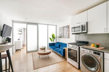 75-2D NEW Prime UES W&D Balcony Elevator, New York (fotografie 3)