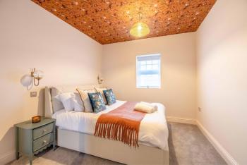 Garden Flat - 2 Bed 2 Bath - Allocated Parking - By Tempstay, Windsor (foto 3)