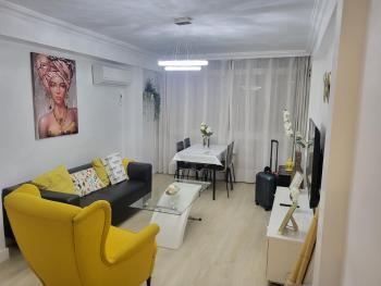 3BR Top Floor Apartment Vialia La Unión Metro, Málaga (photo 3)