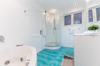 CasaViva - Elegant Bilo with shared pool in Genova Nervi, Genova (photo 5)