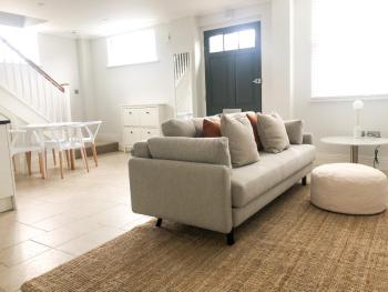Windsor Mews by Stay Focused SA, Windsor (photo 2)