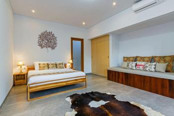 Huge & Good location 6 BR Villa in Seminyak, Seminyak (photo 2)