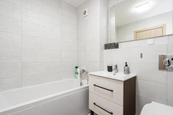 The Painter - Timpuri Noi 1BR with Parking, Bukarest (Foto 5)