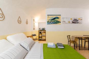 Zen Studio in the Center With Free Parking and 24Hours Automatic Check-In with Netflix Dazn and Disney Plus, Casale Monferrato (zdjęcie 2)