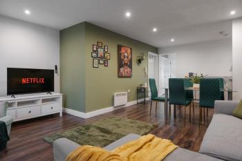 L1 City Stay, Netflix & Prime Location,Workspace, Liverpool (photo 4)