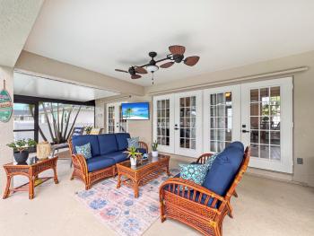 Ruby's Retreat, southwest facing, heated pool, private backyard, Cape Coral (zdjęcie 3)