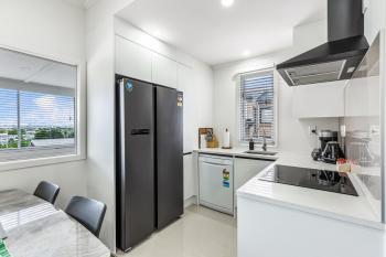 3BR Home w Ample Parking 10 Min to Auckland CBD, Auckland (zdjęcie 2)