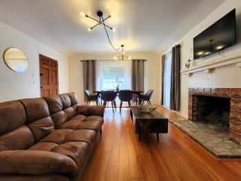 Perfectly located Pico Robertson 3 bedroom apartment Walk to restaurants WIFI TV Game Console Parking 5 minutes to Rodeo Drive, Los Angeles (fotografie 3)