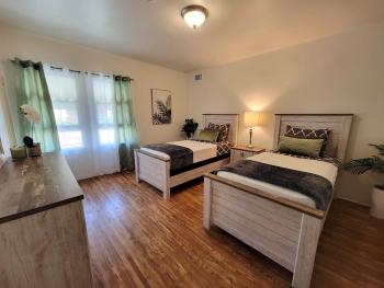 Perfectly located Pico Robertson 3 bedroom apartment Walk to restaurants WIFI TV Game Console Parking 5 minutes to Rodeo Drive, Los Angeles (fotografie 2)