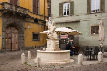 BERGAMO art - FONTANA DEL DELFINO, Bergamo (fotografie 2)