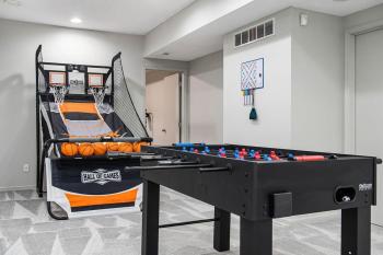 Relax in Style 5BR Home Hot Tub & Games, Omaha (zdjęcie 2)