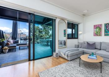 Stunning Viaduct Apartment w Harbour views, Spa Pool and FREE Parking, Auckland (photo 4)