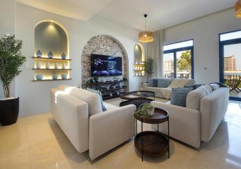 Breathtaking Villa With Roof Garden and Beach access, Дубай (фото 2)