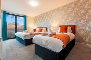 1 Bed Apartment Sleeps 5 - Balcony - WiFi & Tv, Birmingham (photo 2)