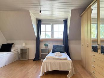 Praktisches 5-Zimmer Apartment mit 9 Einzelbetten & Schlafsofa in Hamburg-Harburg, Hamburk (fotografie 5)
