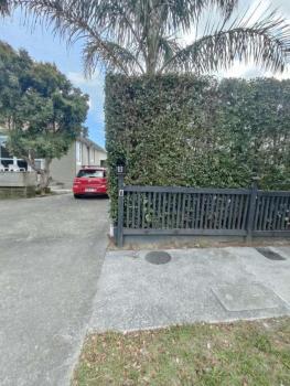 6 Beds including 4 Double Beds and 2 Single Sofa Beds Serviced Chalet B, Auckland (foto 3)