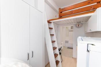 Standard Studio with Mezzanine by BookingHost, Breslau (Foto 3)