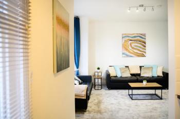 Aqua Springs, 2 BR, Sofa Bed, Sleeps 6, 1st floor apartment, near Didsbury, Manchester (photo 5)