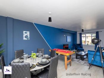 Stonecliffe Thirty Five By Alt-Stay - 3 Bed Contractor and Relocation Accommodation with Ensuite Bedroom, Parking, Kitchen, Laundry, Pool Table, Fast Wi Fi and Smart TV - Long Stay Ready with Weekly and Monthly Rates, Leeds (Foto 4)