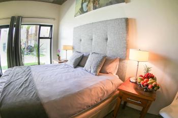Sunset Mansion, Cape Town - Rooftop Pool Villa - Walk to Beach, Mountain Views!, Kapstadt (Foto 5)