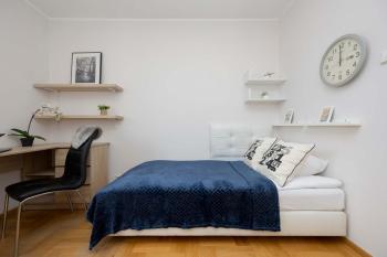 Spacious 4-Bedroom Apartment by Noclegi Renters, Warschau (Foto 2)