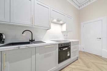Large 4 Bed Property - Sleeps 8 - Perfect for Long Stays - 30 Sec Walk to Subway - 5 Min Drive to Glasgow City Centre, Glasgow (Foto 5)