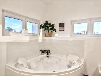Designer Loft für bis zu 15, Whirlpool, Infrarotsauna, Billard, Pokertisch, 2 Bäder, Nürnberg (Foto 2)