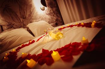 Love Room du Mont d'Or - Baignoire SPA - Minibar offert, Марсель (фото 3)