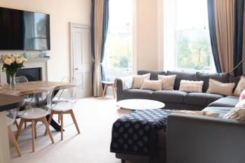 3-Bed gem with Bath Abbey views, Bath (photo 2)