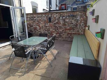 Belgrave Rise 2 Mins To Train Patio Parking, Liverpool (photo 5)