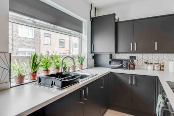 10min Walk To Stadium Sofabed Wm & Dishwasher, Liverpool (photo 3)