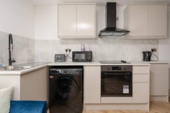Anfield Access Kitchen With Sofa Bed Parking, Liverpool (photo 4)