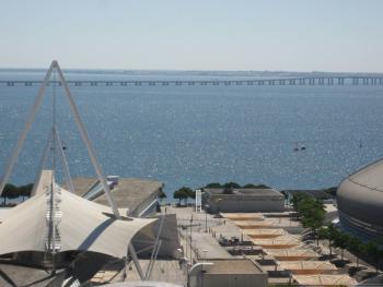 Haven in Lisbon - Exquisite Top Floor with 7 meters Balcony to the Largest Riverfront in Lisbon, Lisbon (photo 5)
