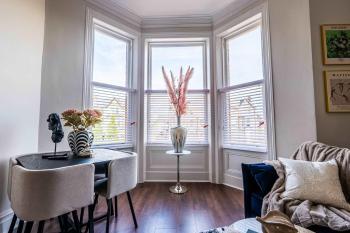 No 50 - 2nd Floor Beautiful one bed apartment in Liverpool Sleeps 4, Liverpool (photo 4)