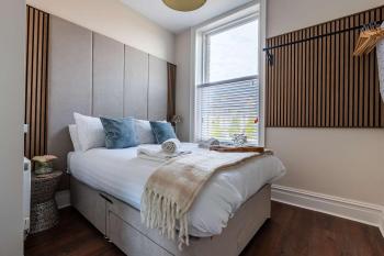 1 Bedroomed apartment in Liverpool Sleeps 4, Liverpool (photo 2)