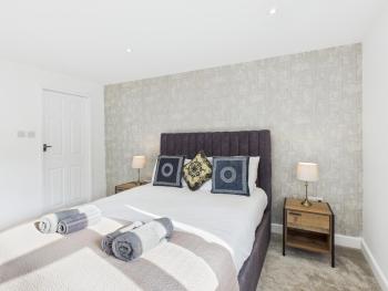 Jays modern guest house, Birmingham (photo 3)