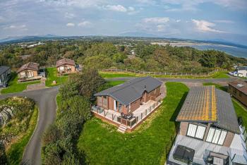 Stables 30, 3 Bed Luxury Lodge at Hafan y Mor, Пулхели (фото 2)