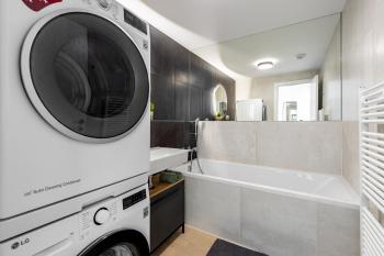 BNB Eurovea Tower Retreat with Parking, Bratislava (Foto 3)