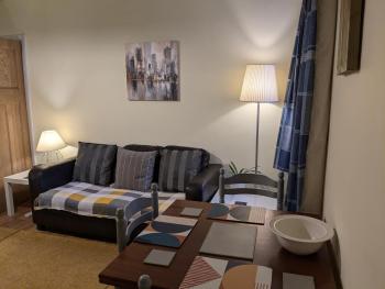 Apartment with Outside Patio and Car Space, Durham (photo 4)