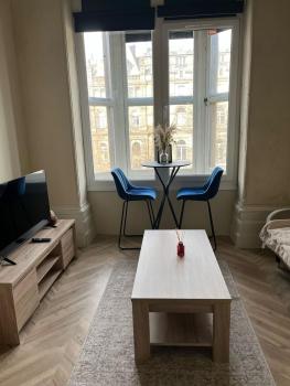 Apartment - Parking - Pet Friendly - City Centre, Leeds (photo 3)