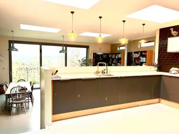 Large open plan family house with stunning views, Bath (photo 5)